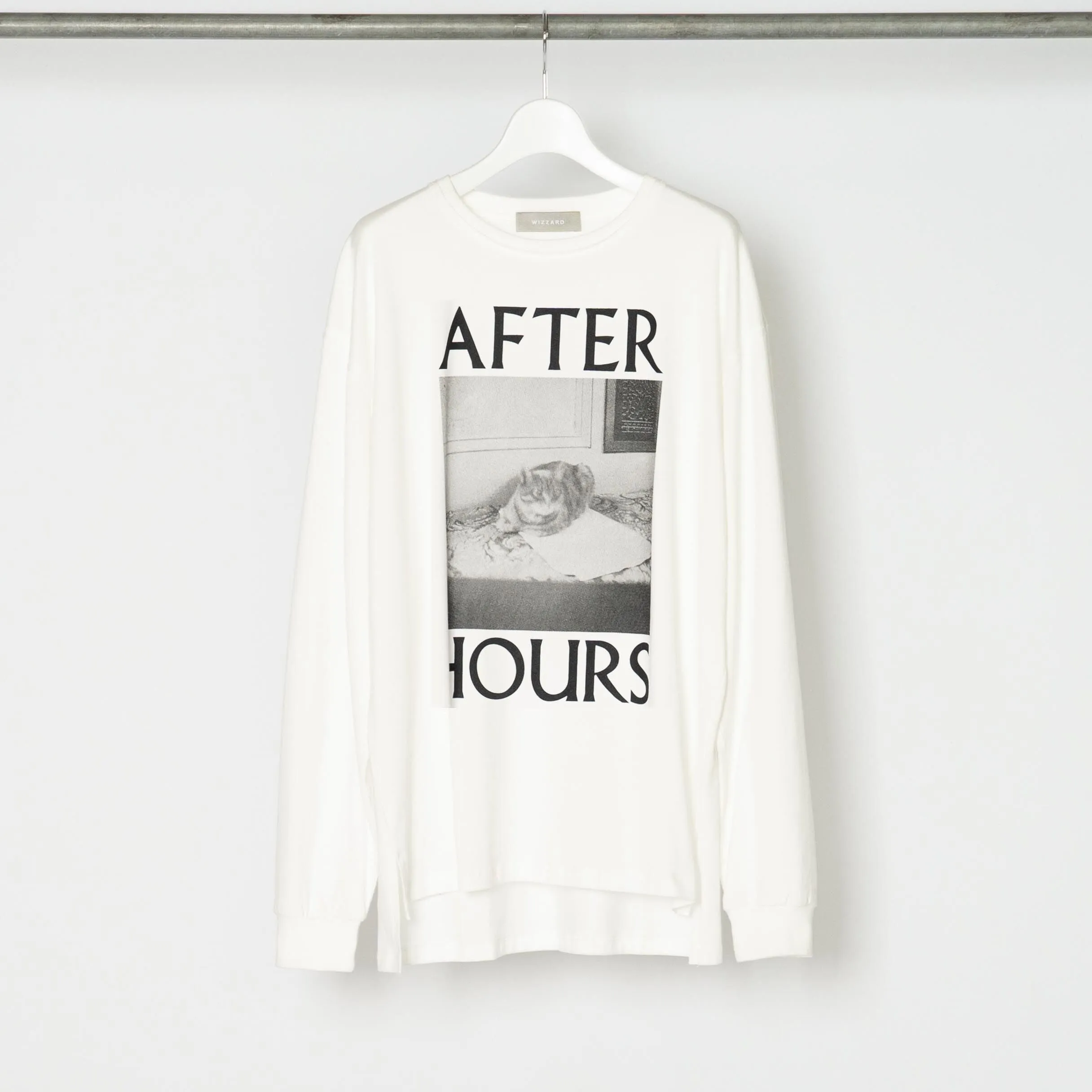 GRAPHIC LONG SLEEVE T-SHIRT "CAT"